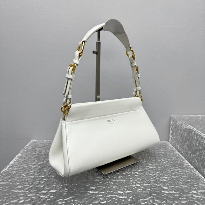 프라다 레더 핸드백 화이트 레플리카 미러급 SA급 S급 고퀄리티 최상급 하이엔드 가방 [여성] 5