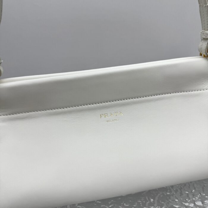 프라다 레더 핸드백 화이트 레플리카 미러급 SA급 S급 고퀄리티 최상급 하이엔드 가방 [여성] 11