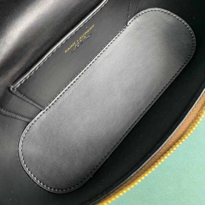 생로랑 램스킨 소재의 GABY 베니티 백 미니 766731 브라운 레플리카 미러급 SA급 S급 고퀄리티 최상급 하이엔드 가방 [여성] 3