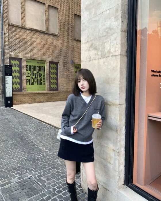 미우미우 페이크 레이어링 V넥 니트 그레이 레플리카 미러급 SA급 S급 고퀄리티 하이엔드 최상급 의류 [남성여성공용] 15