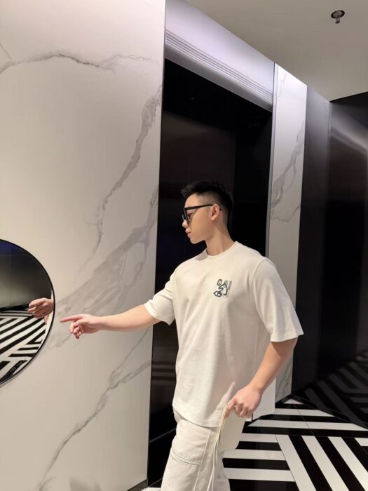 에르메스 파리스 아플리케 가죽 반팔티 화이트 레플리카 미러급 SA급 S급 고퀄리티 하이엔드 최상급 의류 [남성여성공용]