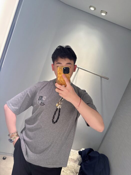 에르메스 파리스 아플리케 가죽 반팔티 그레이 레플리카 미러급 SA급 S급 고퀄리티 하이엔드 최상급 의류 [남성여성공용] 2