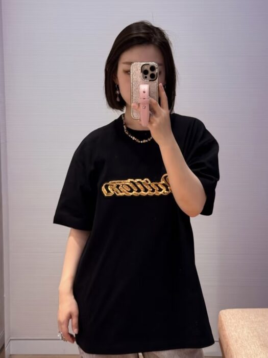 루이비통 엠벨리시드 시그니처 반팔티 블랙 1AJTYP 레플리카 미러급 SA급 S급 고퀄리티 하이엔드 최상급 의류 [남성여성공용] 2