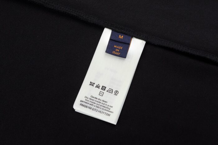 루이비통 엠벨리시드 시그니처 반팔티 블랙 1AJTYP 레플리카 미러급 SA급 S급 고퀄리티 하이엔드 최상급 의류 [남성여성공용] 11