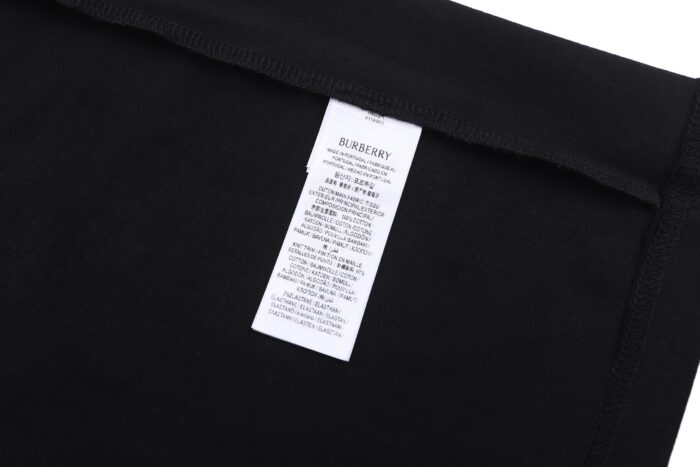 버버리 고딕 로고 크루넥 반팔티 블랙 레플리카 미러급 SA급 S급 고퀄리티 하이엔드 최상급 의류 [남성여성공용] 11