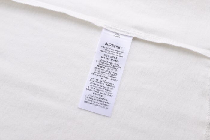 버버리 고딕 로고 크루넥 반팔티 화이트 레플리카 미러급 SA급 S급 고퀄리티 하이엔드 최상급 의류 [남성여성공용] 11