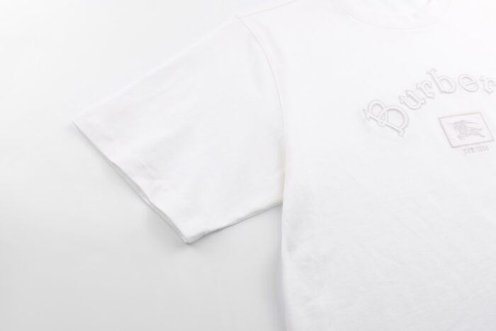 버버리 고딕 로고 크루넥 반팔티 화이트 레플리카 미러급 SA급 S급 고퀄리티 하이엔드 최상급 의류 [남성여성공용] 10