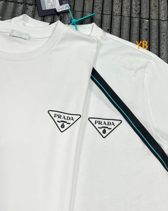프라다 삼각 로고 프린트 크루넥 반팔티 화이트 레플리카 미러급 SA급 S급 고퀄리티 하이엔드 최상급 의류 [남성여성공용] 8