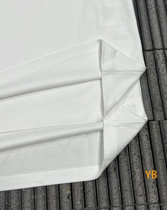 프라다 삼각 로고 프린트 크루넥 반팔티 화이트 레플리카 미러급 SA급 S급 고퀄리티 하이엔드 최상급 의류 [남성여성공용] 9