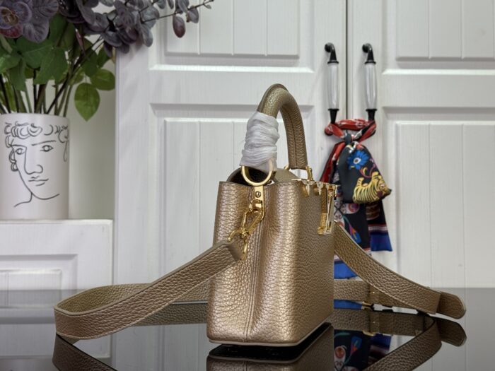 루이비통 카퓌신 미니 M14201 M56669 라이트 골드 레플리카 미러급 SA급 S급 고퀄리티 최상급 하이엔드 가방 [여성] 4