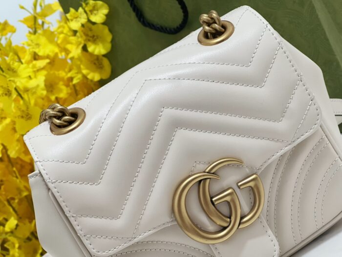 구찌 GG 마몽 미니 숄더백 화이트 레더 739682 레플리카 미러급 SA급 S급 고퀄리티 최상급 하이엔드 가방 [여성] 9