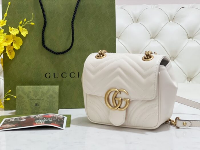 구찌 GG 마몽 미니 숄더백 화이트 레더 739682 레플리카 미러급 SA급 S급 고퀄리티 최상급 하이엔드 가방 [여성] 4