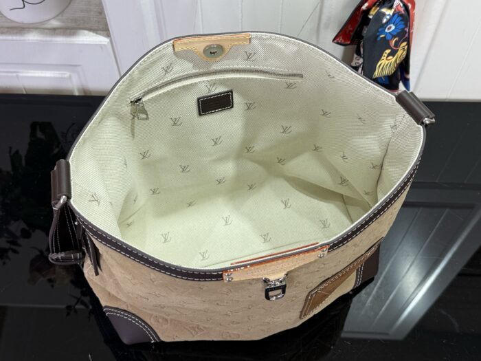 루이비통 LV 메티스 M26126 스웨이드 브라운 레플리카 미러급 SA급 S급 고퀄리티 최상급 하이엔드 가방 [남성여성공용] 3