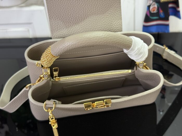 루이비통 카퓌신 BB M26328 M26531 M48865 그레이 레플리카 미러급 SA급 S급 고퀄리티 최상급 하이엔드 가방 [여성] 3