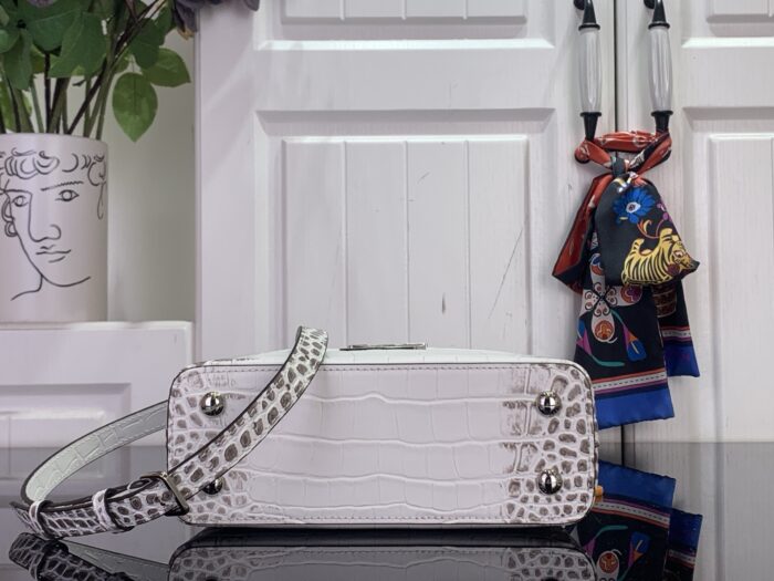 루이비통 카퓌신 미니 악어무늬 M94227 M48865 M88298 화이트 레플리카 미러급 SA급 S급 고퀄리티 최상급 하이엔드 가방 [여성] 5