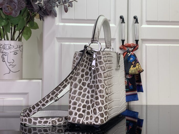 루이비통 카퓌신 BB 악어무늬 M94227 M48865 M88299 화이트 레플리카 미러급 SA급 S급 고퀄리티 최상급 하이엔드 가방 [여성] 4