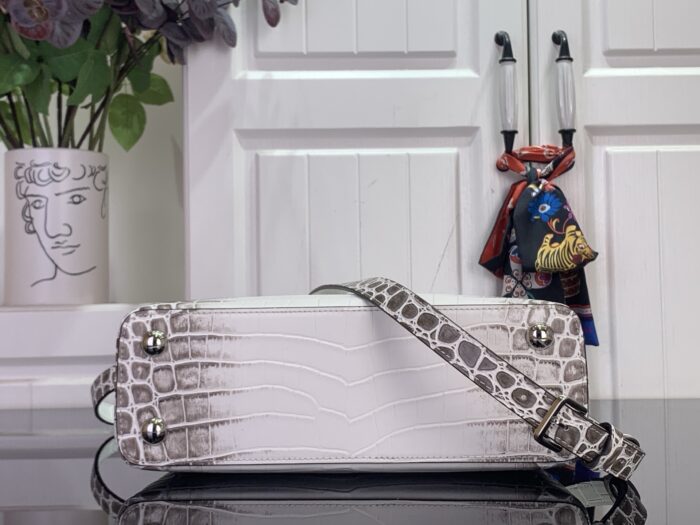 루이비통 카퓌신 BB 악어무늬 M94227 M48865 M88299 화이트 레플리카 미러급 SA급 S급 고퀄리티 최상급 하이엔드 가방 [여성] 5