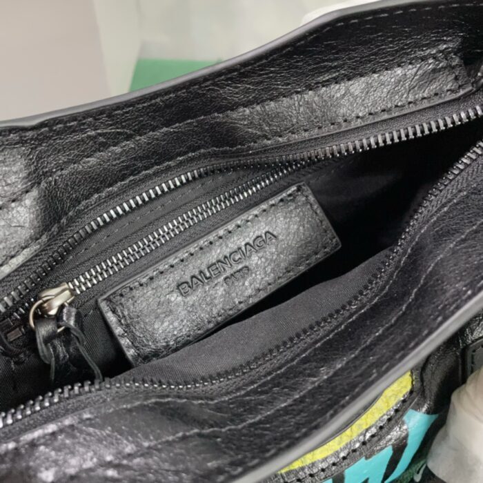 발렌시아가 르 시티 스몰 백 파리스 멀티 컬러 그래피티 블랙 레플리카 미러급 SA급 S급 고퀄리티 최상급 하이엔드 가방 [여성] 9