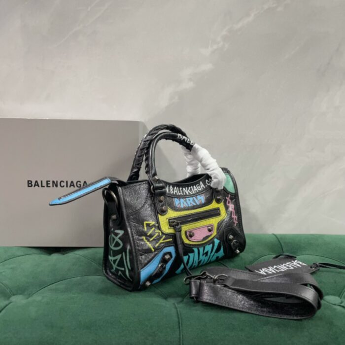 발렌시아가 르 시티 스몰 백 파리스 멀티 컬러 그래피티 블랙 레플리카 미러급 SA급 S급 고퀄리티 최상급 하이엔드 가방 [여성] 5