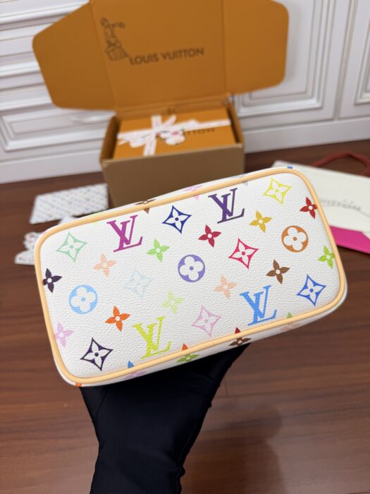 루이비통LV x TM 크루저 토일레트리 백 화이트 M27900 레플리카 미러급 SA급 S급 고퀄리티 최상급 하이엔드 가방 [여성] 6