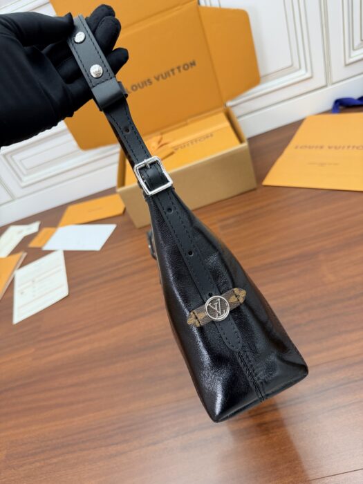 루이비통 캐리올 이스트 웨스트 M28160 블랙 레플리카 미러급 SA급 S급 고퀄리티 최상급 하이엔드 가방 [여성] 6