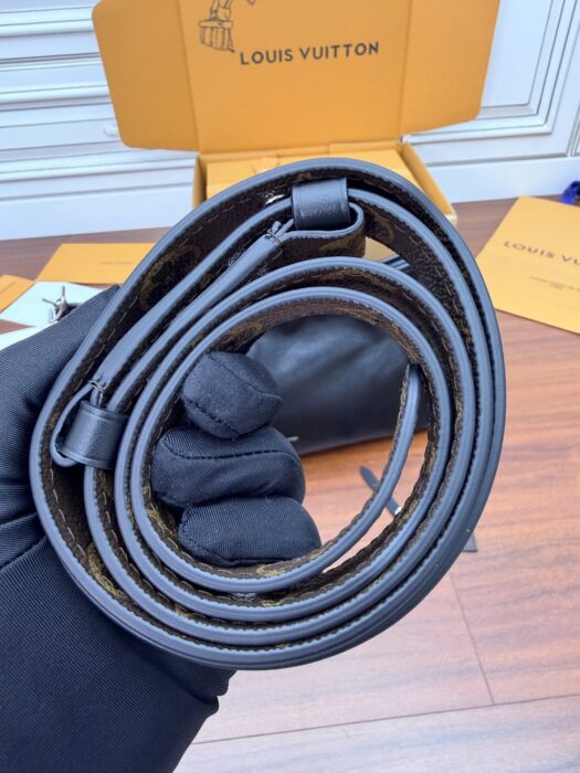 루이비통 캐리올 이스트 웨스트 M28160 블랙 레플리카 미러급 SA급 S급 고퀄리티 최상급 하이엔드 가방 [여성] 11