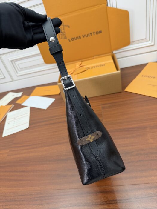 루이비통 캐리올 이스트 웨스트 M28160 블랙 레플리카 미러급 SA급 S급 고퀄리티 최상급 하이엔드 가방 [여성] 7