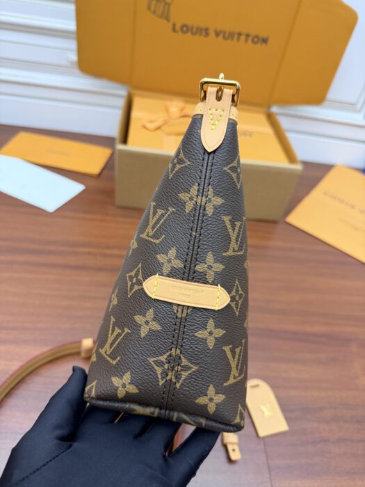 루이비통 캐리올 이스트 웨스트 M28101 브라운 레플리카 미러급 SA급 S급 고퀄리티 최상급 하이엔드 가방 [여성] 9