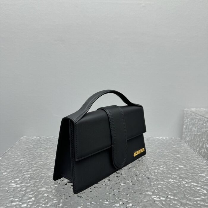 자크뮈스 밤비노 크로스바디 플랩백 블랙 라지 금장 무광 레더 레플리카 미러급 SA급 S급 고퀄리티 최상급 하이엔드 가방 [여성] 7