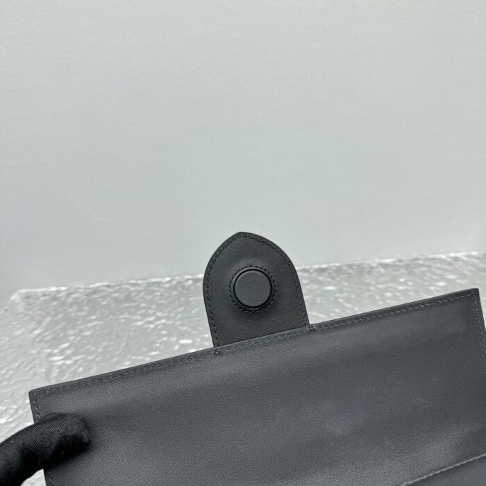 자크뮈스 밤비노 크로스바디 플랩백 블랙 라지 금장 무광 레더 레플리카 미러급 SA급 S급 고퀄리티 최상급 하이엔드 가방 [여성] 10