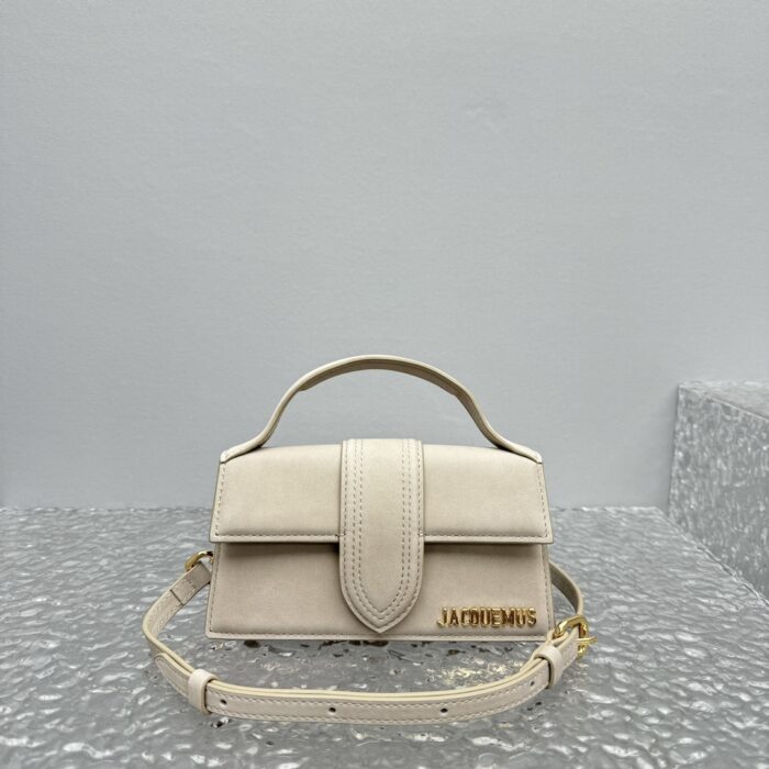 자크뮈스 밤비노 크로스바디 플랩백 베이지 스몰 금장 스웨이드 레플리카 미러급 SA급 S급 고퀄리티 최상급 하이엔드 가방 [여성] 2