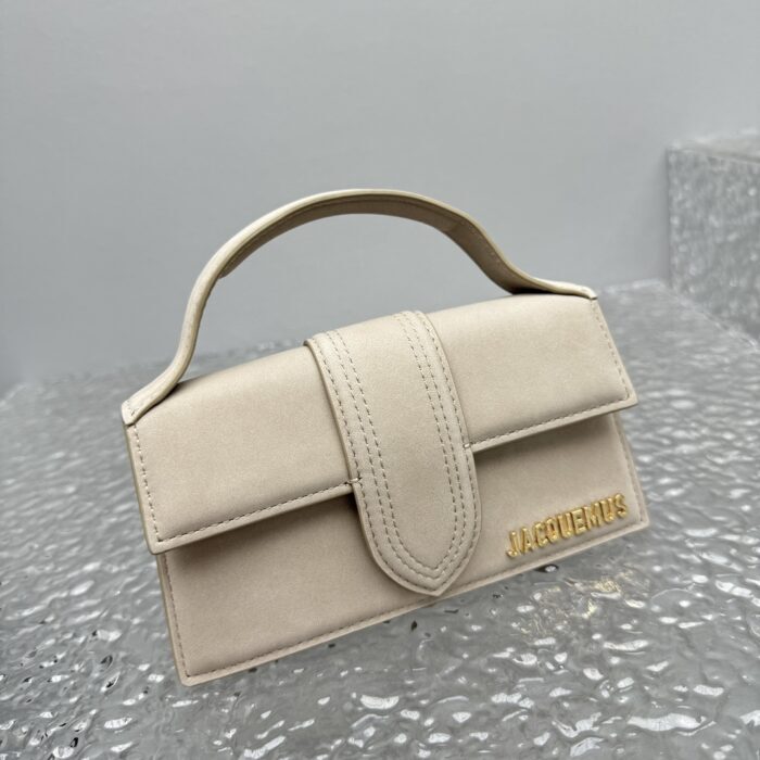 자크뮈스 밤비노 크로스바디 플랩백 베이지 스몰 금장 스웨이드 레플리카 미러급 SA급 S급 고퀄리티 최상급 하이엔드 가방 [여성] 5