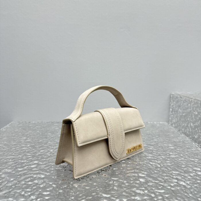 자크뮈스 밤비노 크로스바디 플랩백 베이지 스몰 금장 스웨이드 레플리카 미러급 SA급 S급 고퀄리티 최상급 하이엔드 가방 [여성] 6