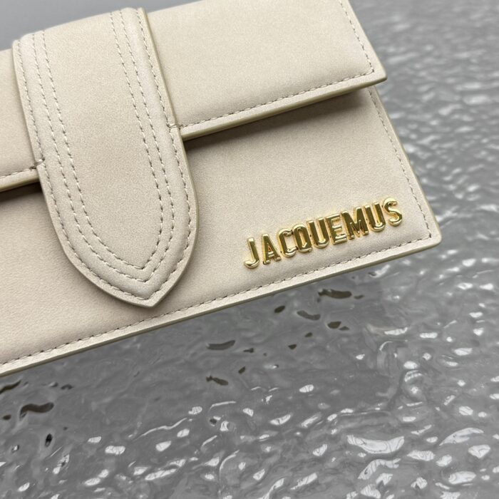 자크뮈스 밤비노 크로스바디 플랩백 베이지 스몰 금장 스웨이드 레플리카 미러급 SA급 S급 고퀄리티 최상급 하이엔드 가방 [여성] 10