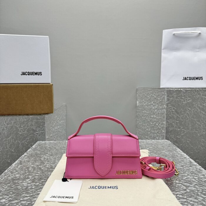 자크뮈스 밤비노 크로스바디 플랩백 다크 핑크 스몰 금장 레더 레플리카 미러급 SA급 S급 고퀄리티 최상급 하이엔드 가방 [여성]