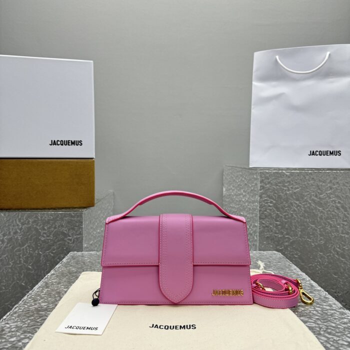 자크뮈스 밤비노 크로스바디 플랩백 핑크 라지 금장 레더 레플리카 미러급 SA급 S급 고퀄리티 최상급 하이엔드 가방 [여성]