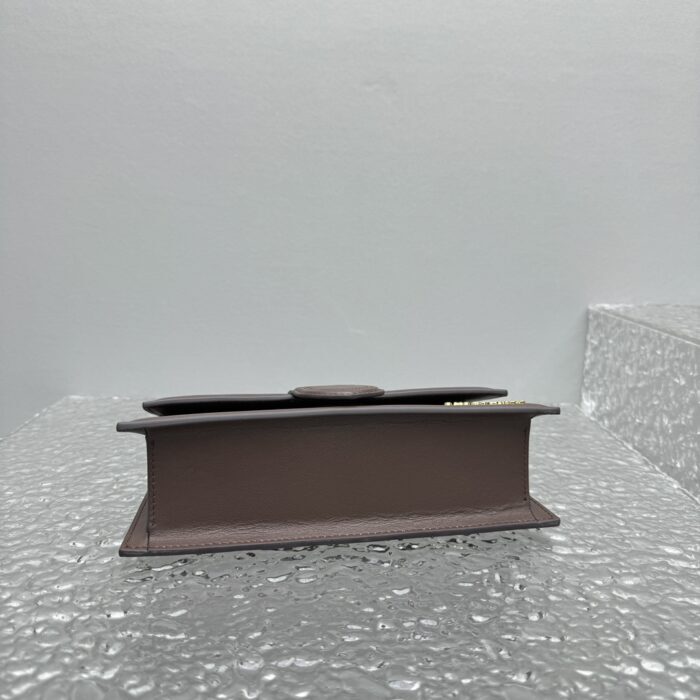 자크뮈스 밤비노 크로스바디 플랩백 다크 브라운 라지 금장 레더 레플리카 미러급 SA급 S급 고퀄리티 최상급 하이엔드 가방 [여성] 6