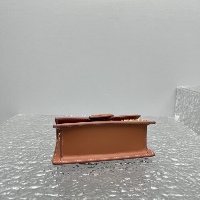 자크뮈스 밤비노 크로스바디 플랩백 꼬냑 스몰 금장 레더 레플리카 미러급 SA급 S급 고퀄리티 최상급 하이엔드 가방 [여성] 5