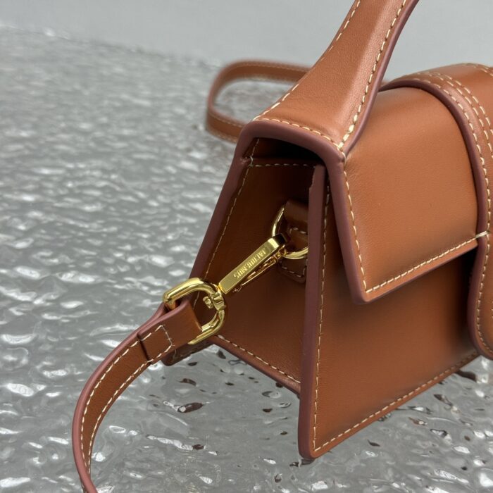 자크뮈스 밤비노 크로스바디 플랩백 꼬냑 스몰 금장 레더 레플리카 미러급 SA급 S급 고퀄리티 최상급 하이엔드 가방 [여성] 8