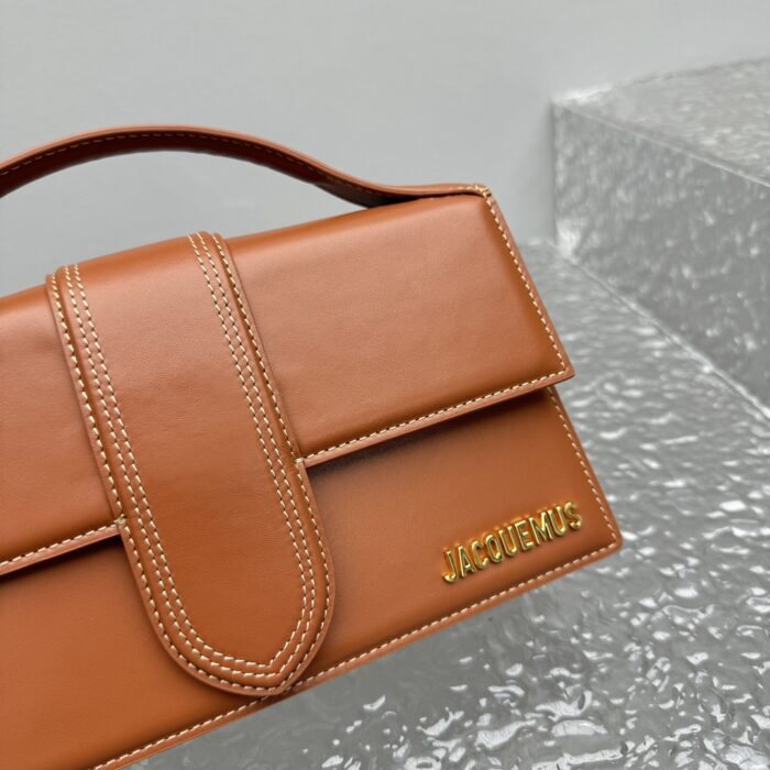 자크뮈스 밤비노 크로스바디 플랩백 꼬냑 라지 금장 레더 레플리카 미러급 SA급 S급 고퀄리티 최상급 하이엔드 가방 [여성] 10
