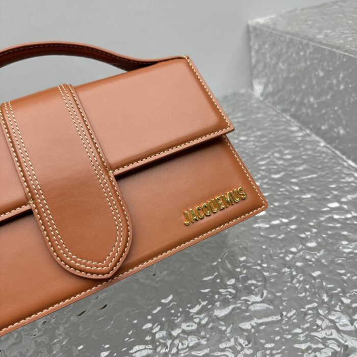 자크뮈스 밤비노 크로스바디 플랩백 꼬냑 라지 금장 레더 레플리카 미러급 SA급 S급 고퀄리티 최상급 하이엔드 가방 [여성] 11