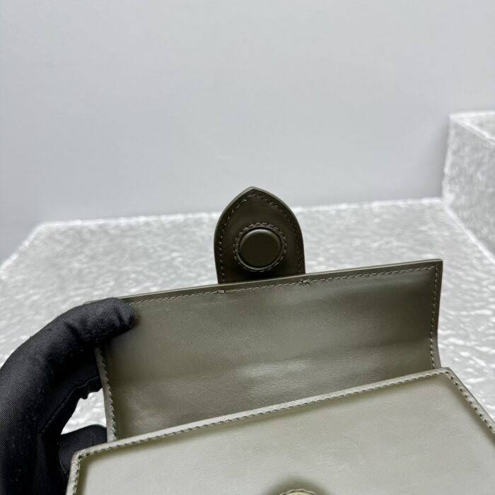 자크뮈스 밤비노 크로스바디 플랩백 다크 초록색 스몰 은장 레더 레플리카 미러급 SA급 S급 고퀄리티 최상급 하이엔드 가방 [여성] 10