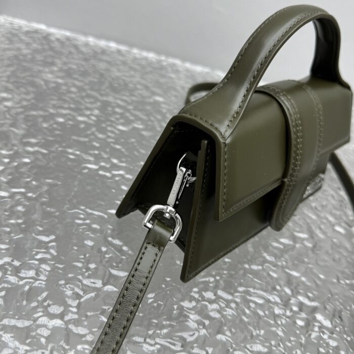 자크뮈스 밤비노 크로스바디 플랩백 다크 초록색 스몰 은장 레더 레플리카 미러급 SA급 S급 고퀄리티 최상급 하이엔드 가방 [여성] 9