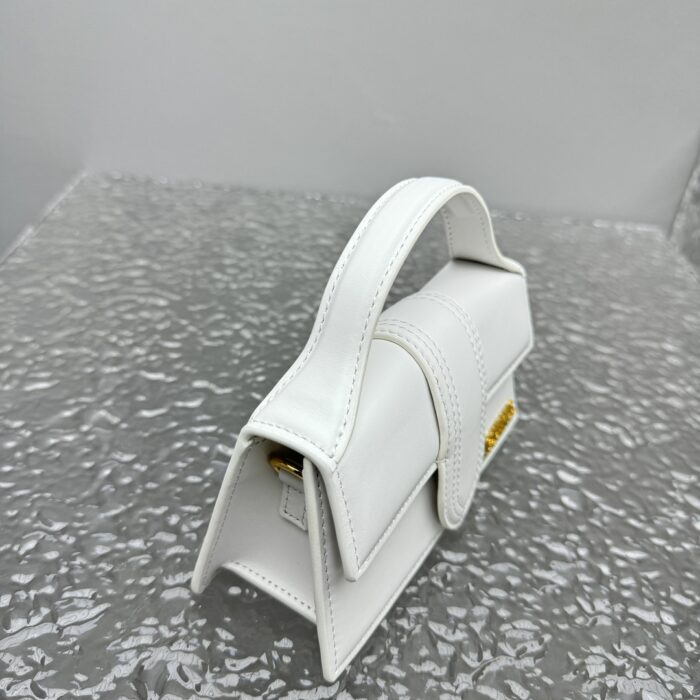 자크뮈스 밤비노 크로스바디 플랩백 화이트 스몰 금장 레더 레플리카 미러급 SA급 S급 고퀄리티 최상급 하이엔드 가방 [여성] 9