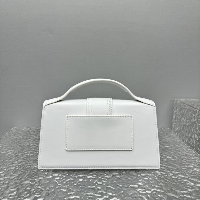 자크뮈스 밤비노 크로스바디 플랩백 화이트 라지 금장 레더 레플리카 미러급 SA급 S급 고퀄리티 최상급 하이엔드 가방 [여성] 3