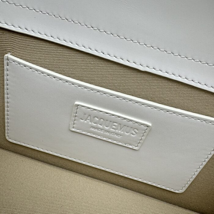 자크뮈스 밤비노 크로스바디 플랩백 화이트 라지 금장 레더 레플리카 미러급 SA급 S급 고퀄리티 최상급 하이엔드 가방 [여성] 12