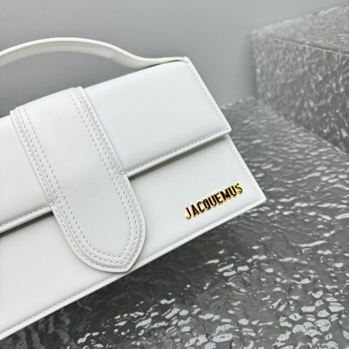 자크뮈스 밤비노 크로스바디 플랩백 화이트 라지 금장 레더 레플리카 미러급 SA급 S급 고퀄리티 최상급 하이엔드 가방 [여성] 10