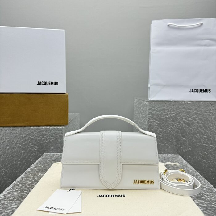 자크뮈스 밤비노 크로스바디 플랩백 화이트 라지 금장 레더 레플리카 미러급 SA급 S급 고퀄리티 최상급 하이엔드 가방 [여성]
