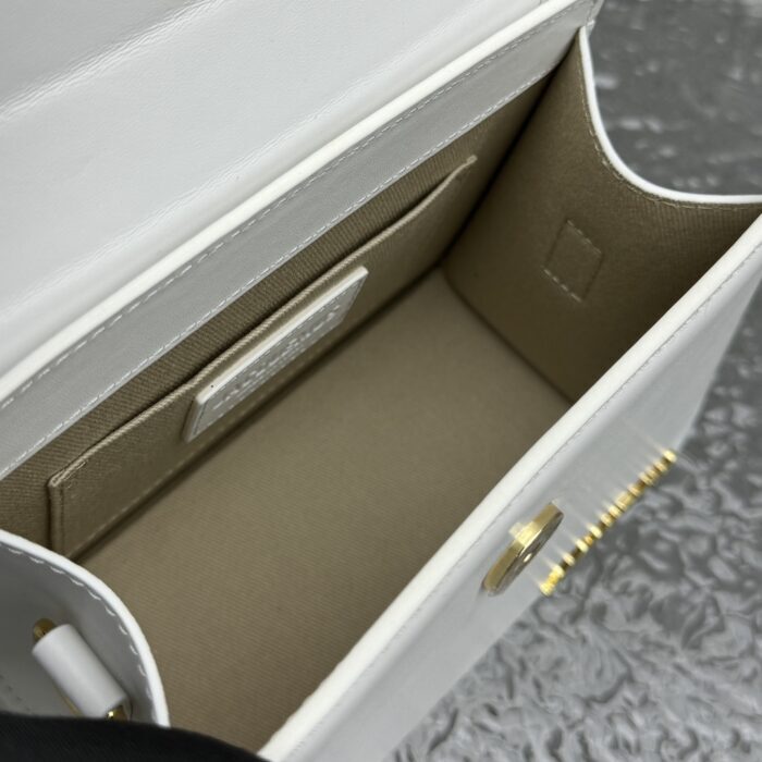 자크뮈스 르 치키토 시그니쳐 핸드백 화이트 미디엄 금장 레더 레플리카 미러급 SA급 S급 고퀄리티 최상급 하이엔드 가방 [여성] 5