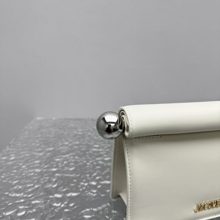 자크뮈스 라 포쉐트 론드 까레 테이크아웃 클러치 화이트 금장 양가죽 레플리카 미러급 SA급 S급 고퀄리티 최상급 하이엔드 가방 [여성] 10